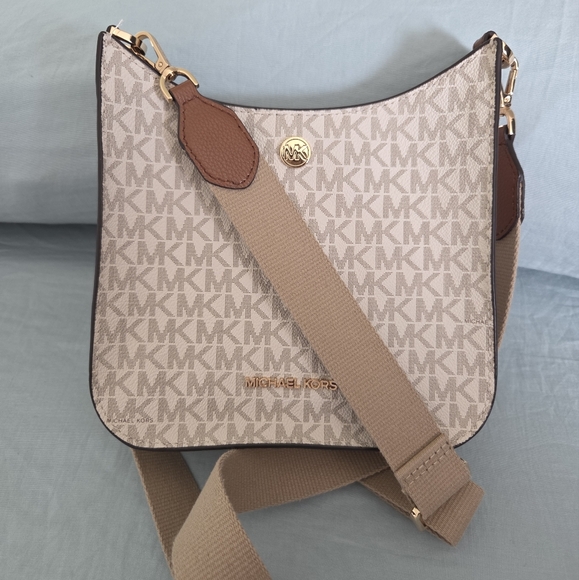 Michael Kors Beige and Brown Women's Bag - Picture 2 of 4